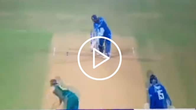 [Watch] Adil Rashid Plays MS Dhoni's Helicopter Shot During SA-ENG Game